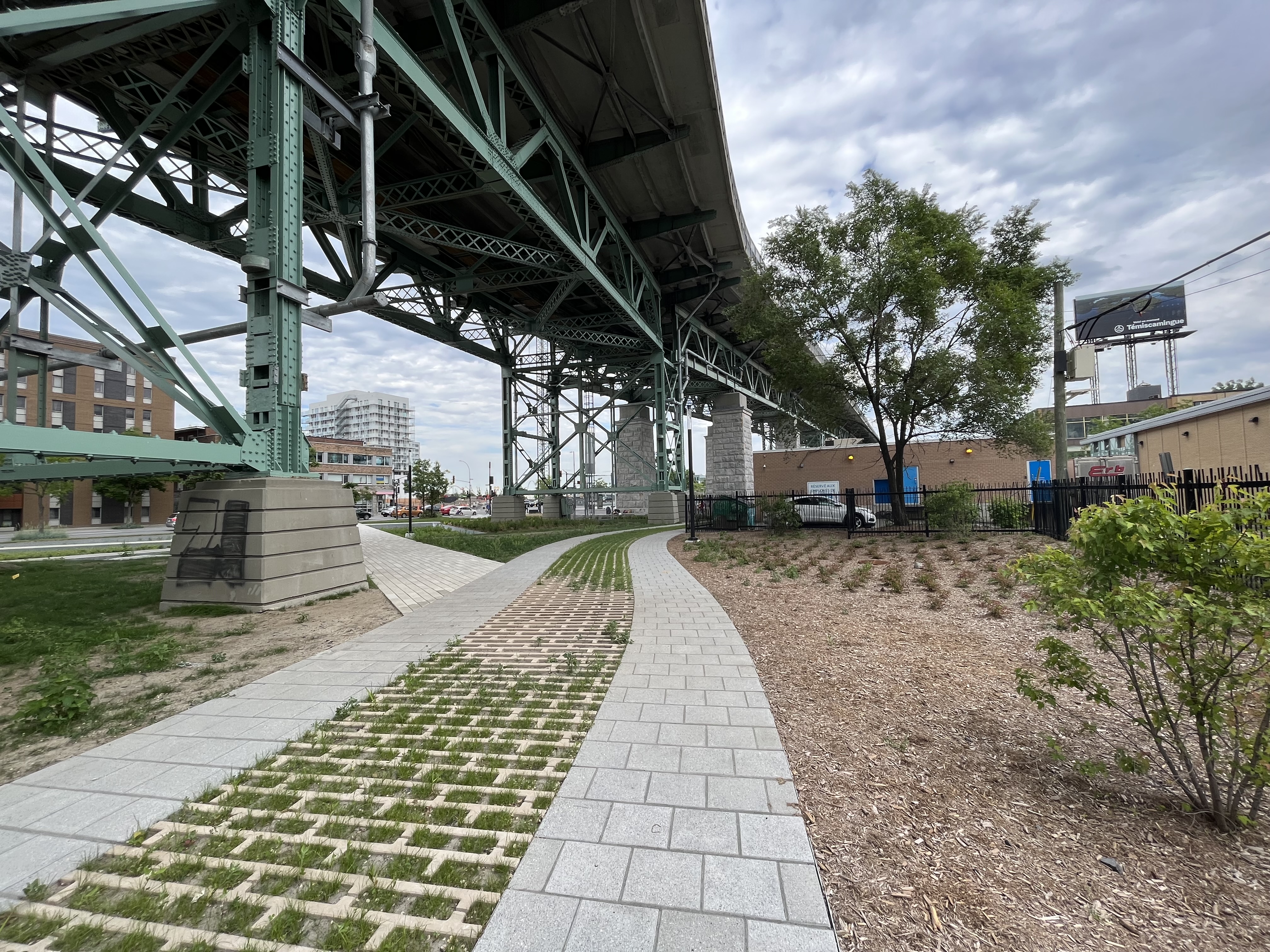 Aménagement des terrains situés sous le pont Jacques-Cartier à Montréal
